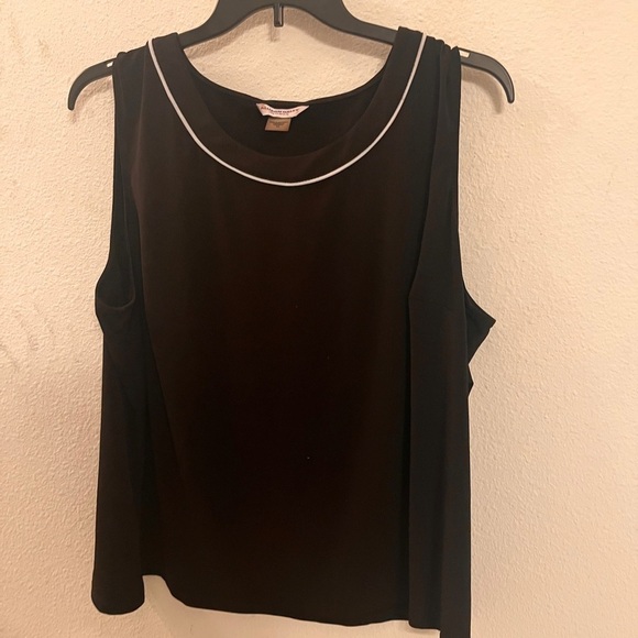 Allison Daley sleeveless black top with white trim - Size 3X - Picture 6 of 12